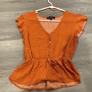 One ❤️ Clothing size M top